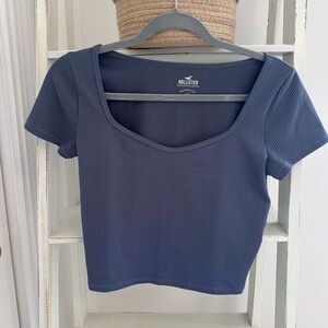 Hollister Women's Blue Ribbed Top size M